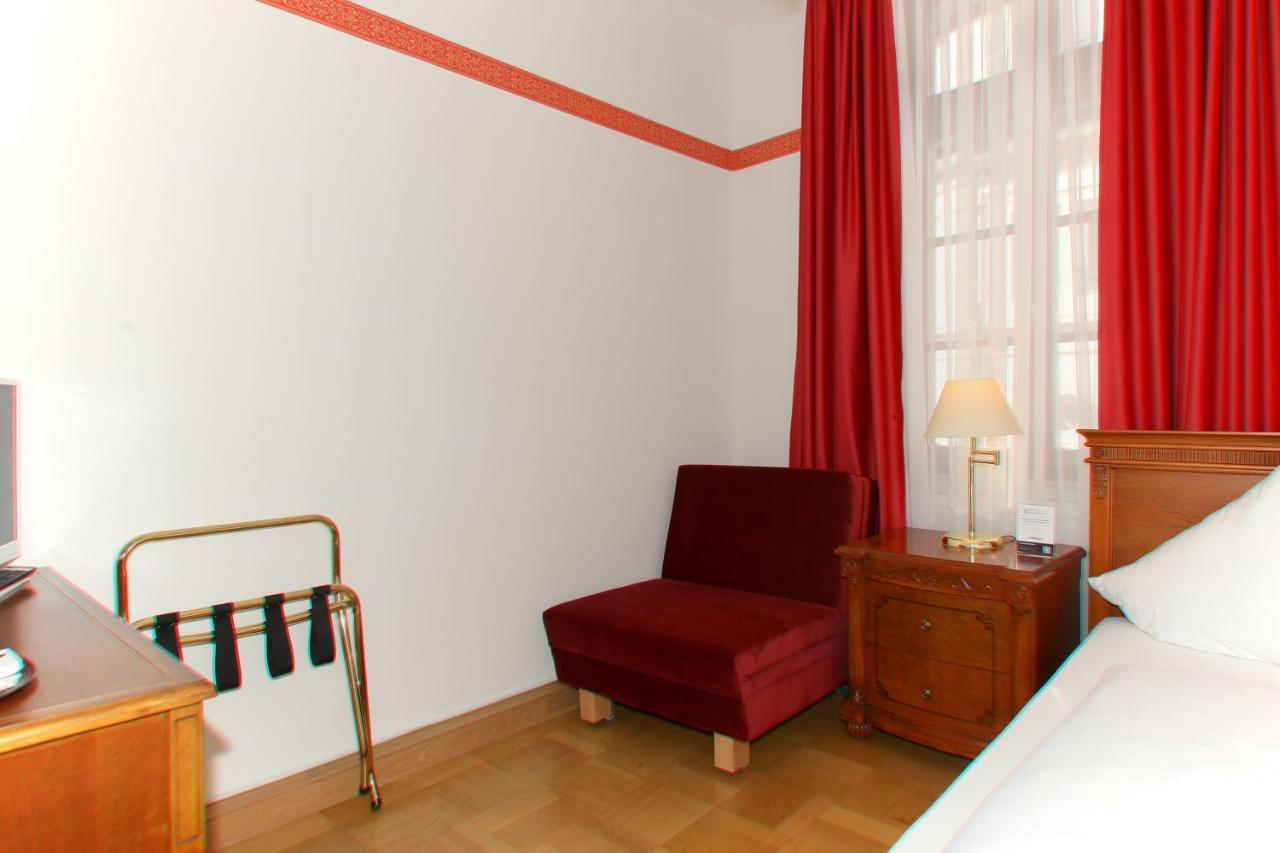 Hotel Rathausgloeckel Baden-Baden Dış mekan fotoğraf
