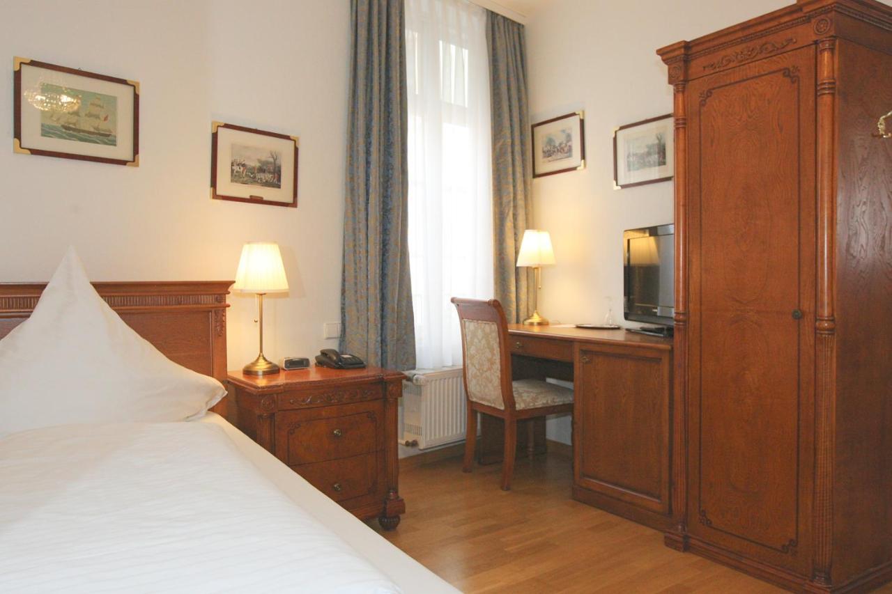 Hotel Rathausgloeckel Baden-Baden Dış mekan fotoğraf