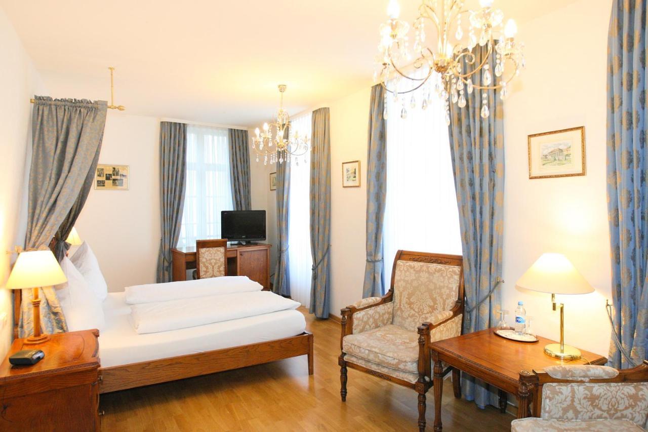 Hotel Rathausgloeckel Baden-Baden Dış mekan fotoğraf